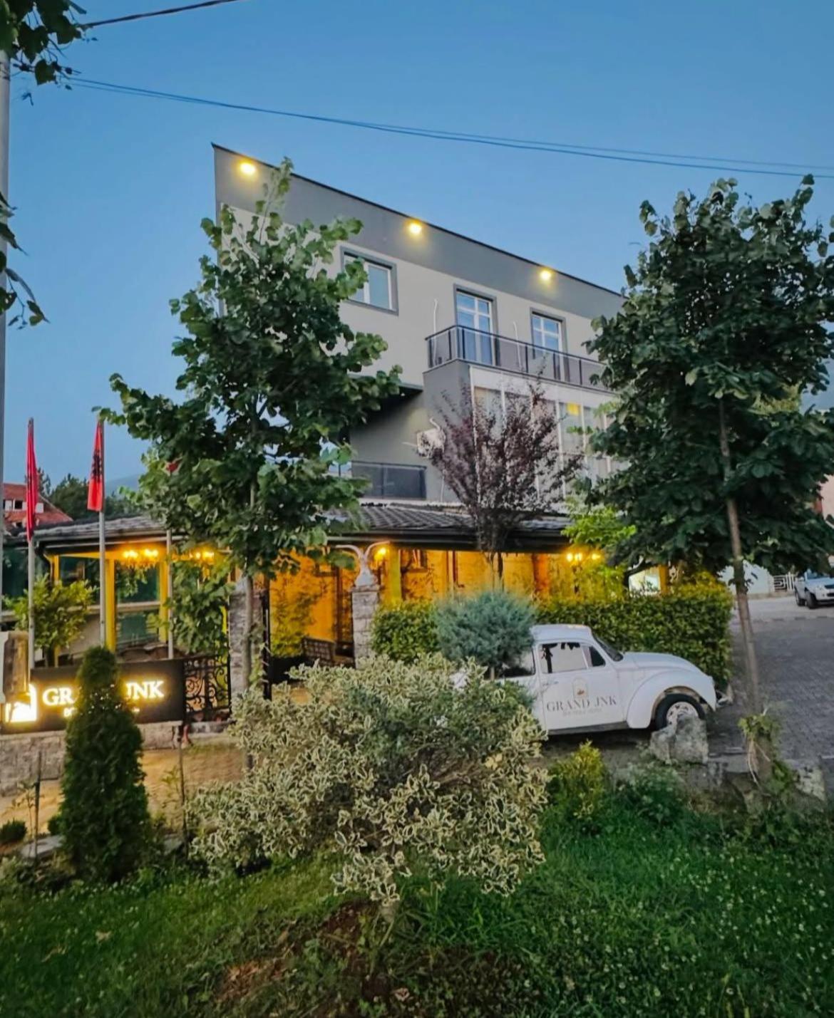 Grand Jnk Boutique Hotel Kukes Exteriör bild